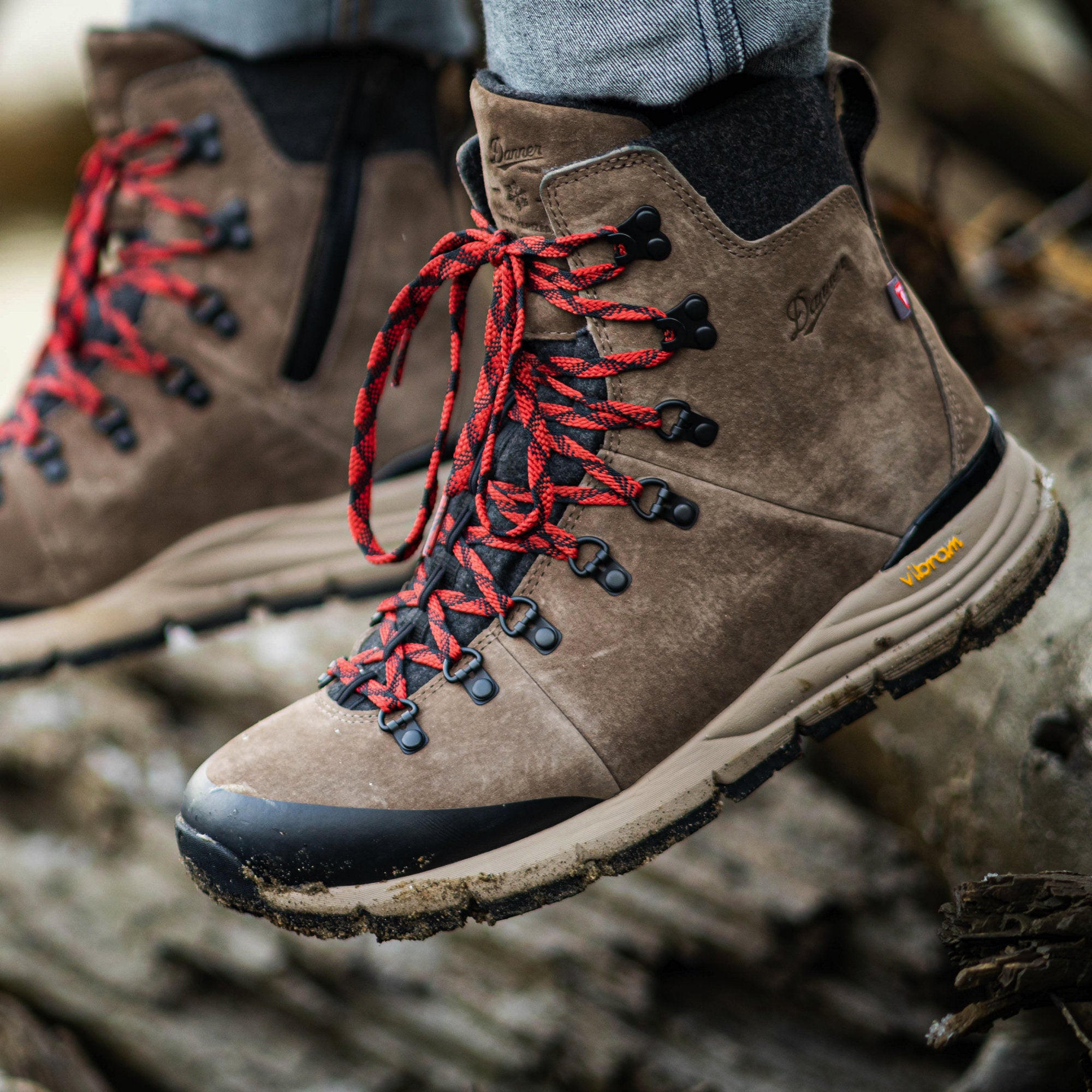 DANNER - Arctic 600 Side-Zip Boot - Brown/Red 200G