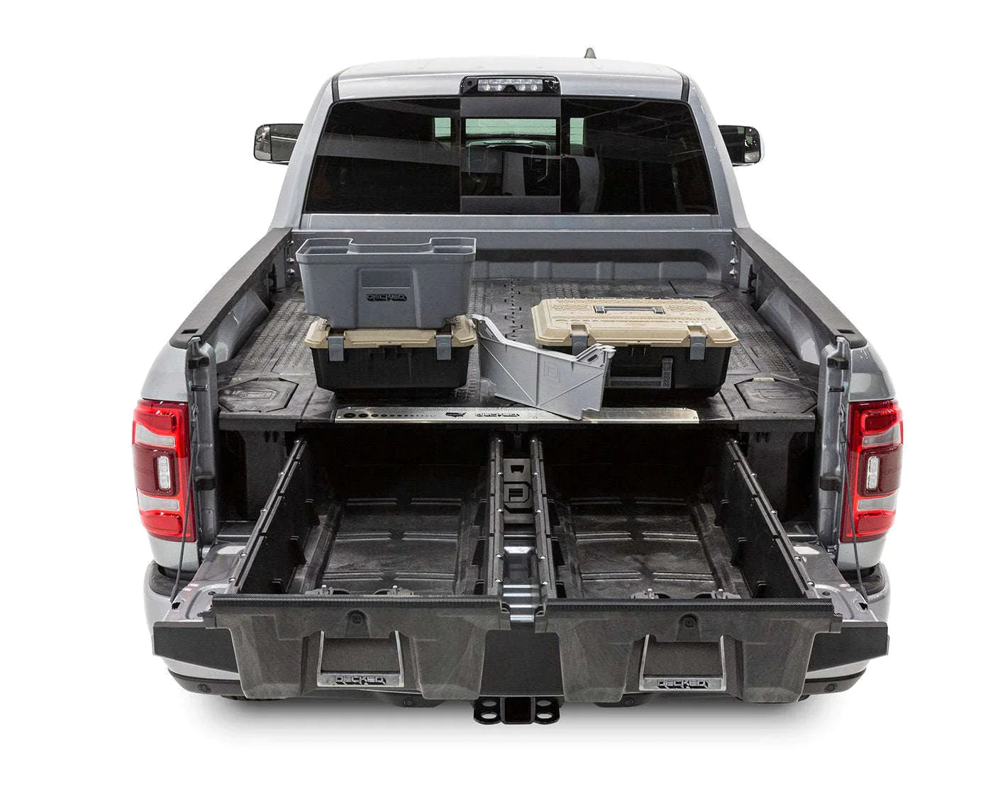 https://www.western-tactical.com/cdn/shop/products/decked-ram-1500-truck-bed-storage-system-organizer-2002---2008-6-4-bed-model-dr2-30938174_1400x1129_c5f7bc9c-146f-4a5d-bed0-217f01f1caec.webp?v=1699046711